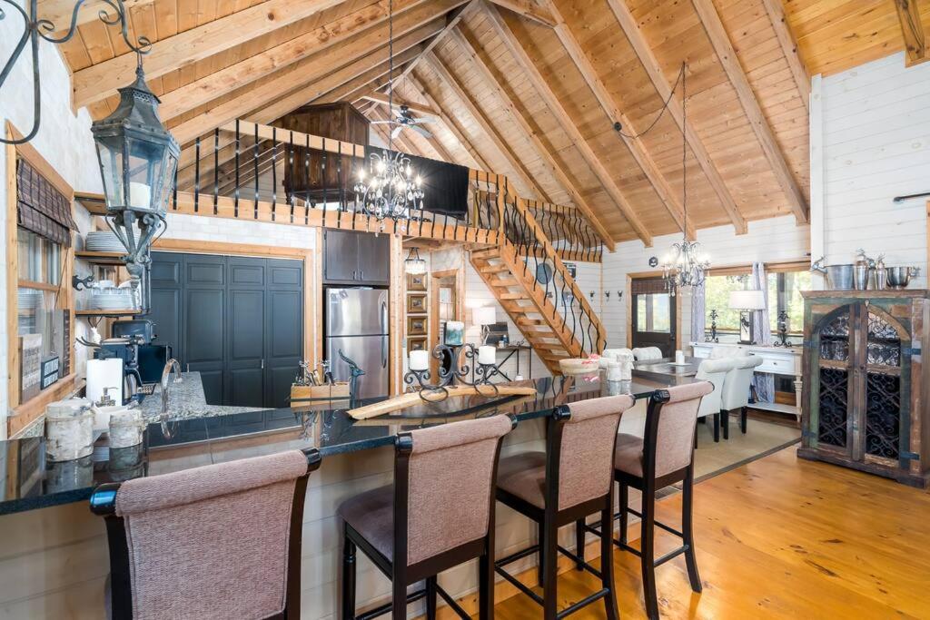 | Laurel Mountain Chalet