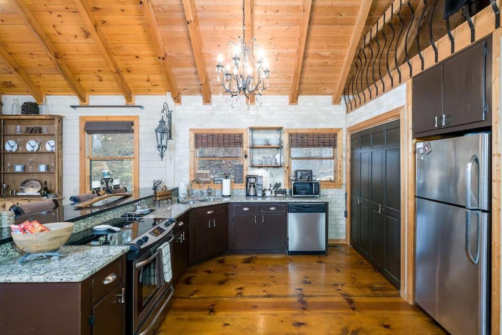 | Laurel Mountain Chalet