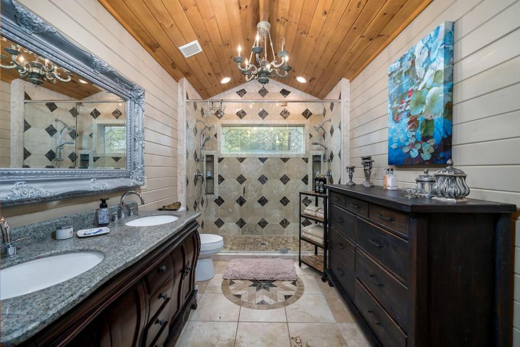 | Laurel Mountain Chalet
