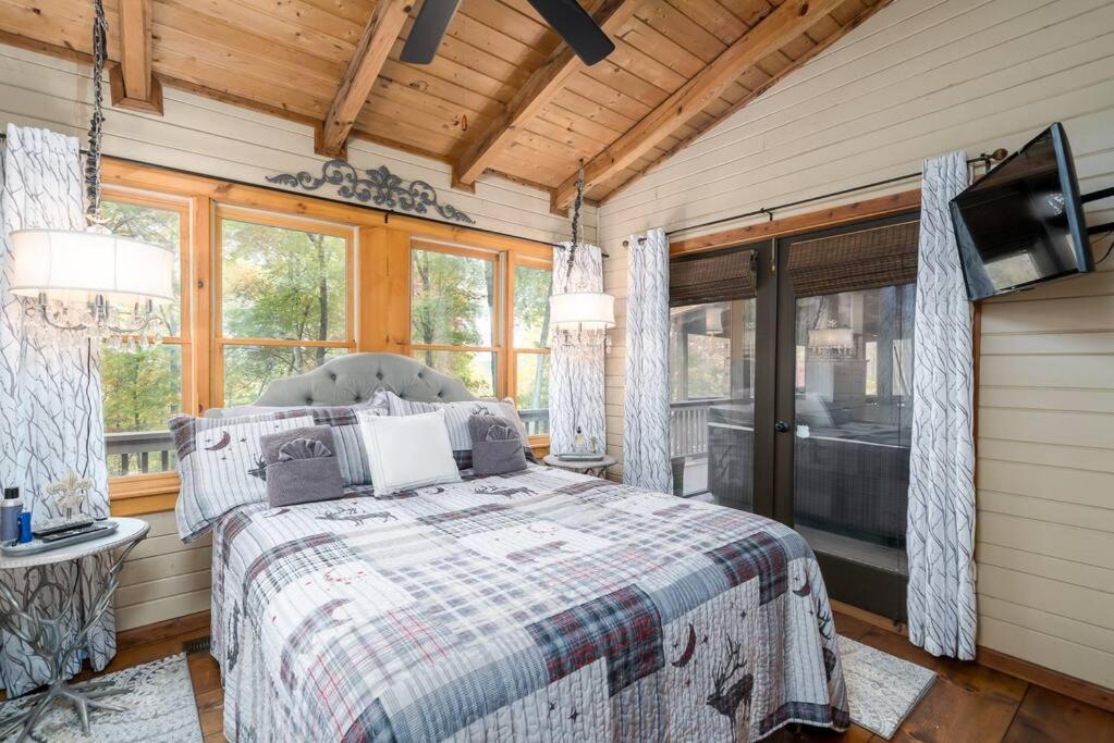 | Laurel Mountain Chalet