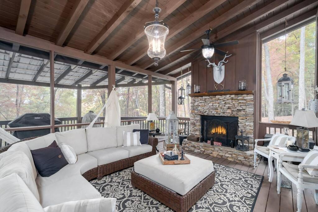 | Laurel Mountain Chalet