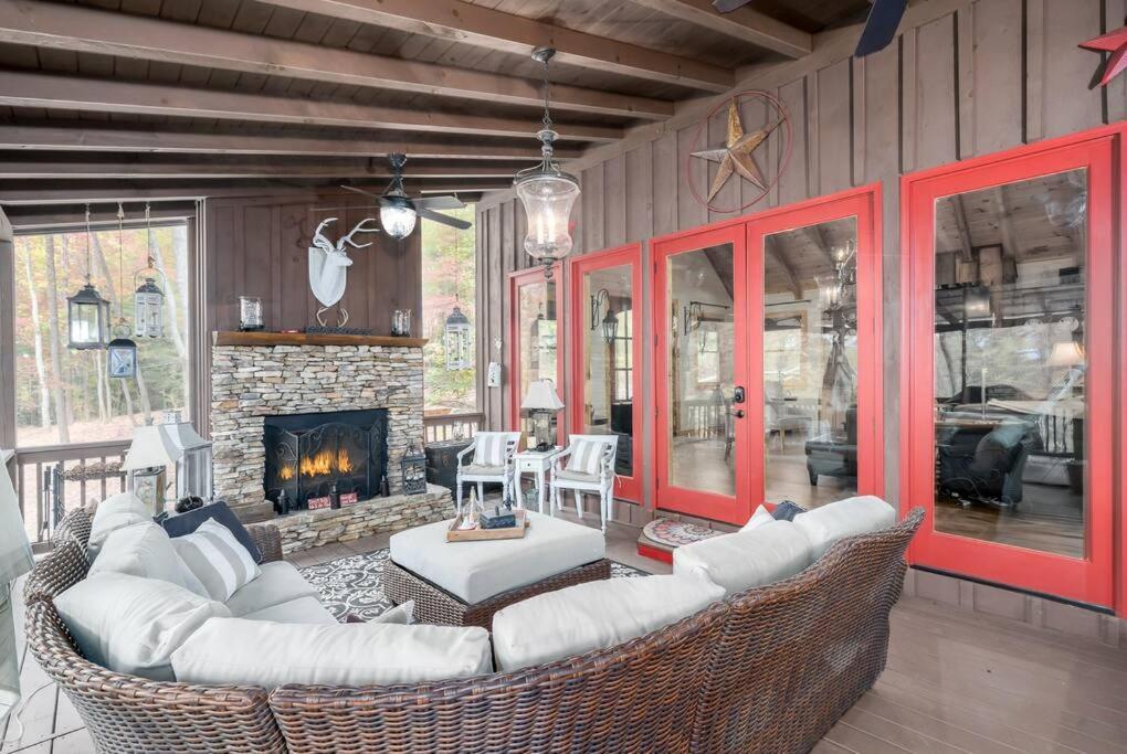| Laurel Mountain Chalet