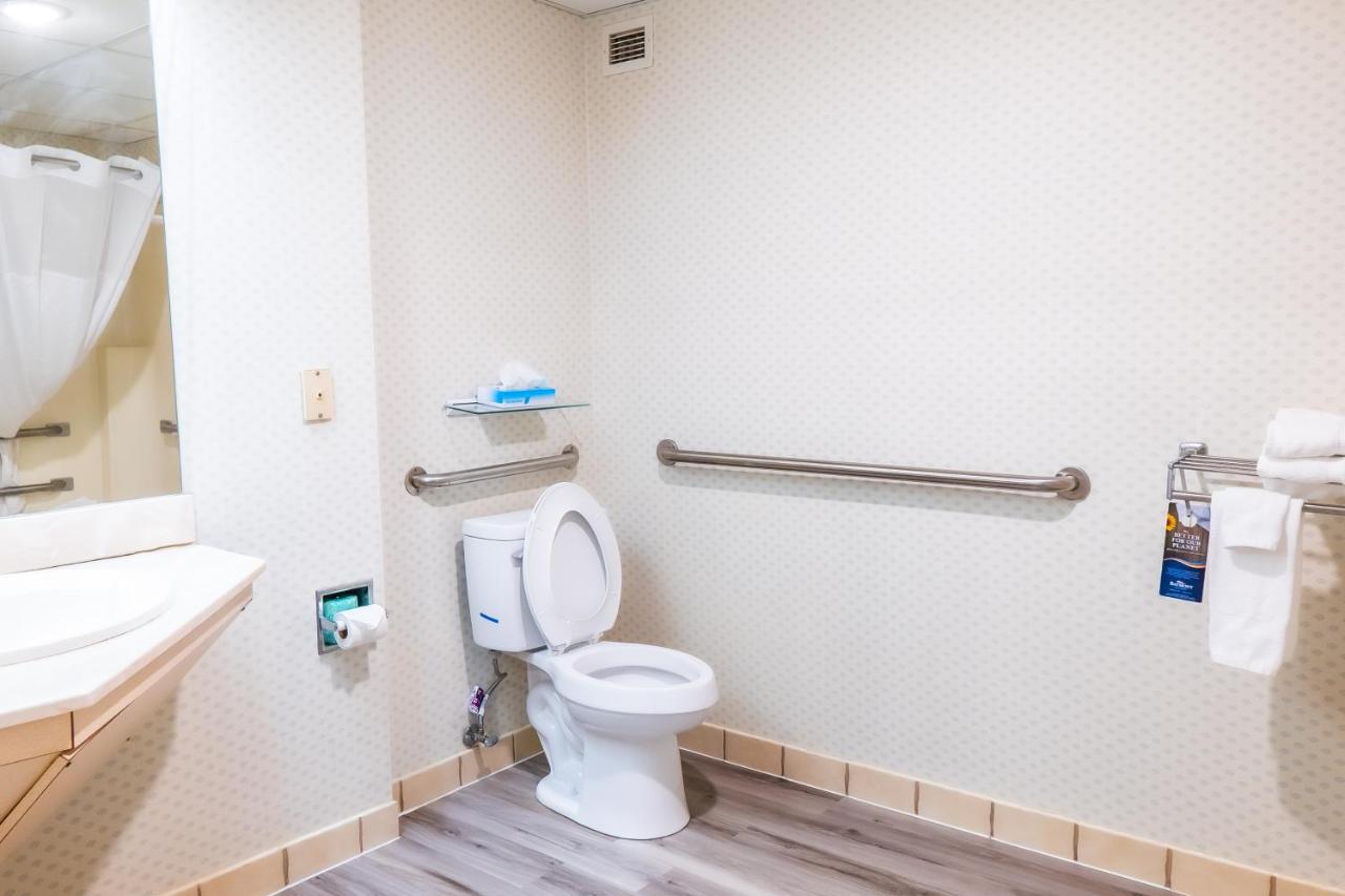 King Room - Mobility Access/Non-Smoking at Baymont by Wyndham London KY
