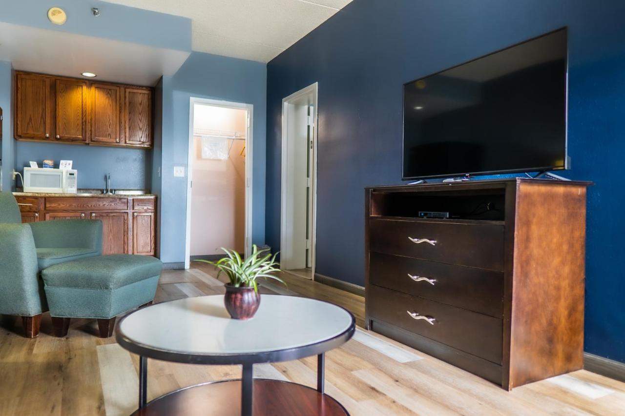 Studio with Two Queen Beds - Non-Smoking at Baymont by Wyndham London KY