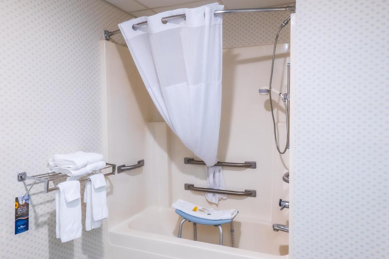 King Room - Mobility Access/Non-Smoking at Baymont by Wyndham London KY