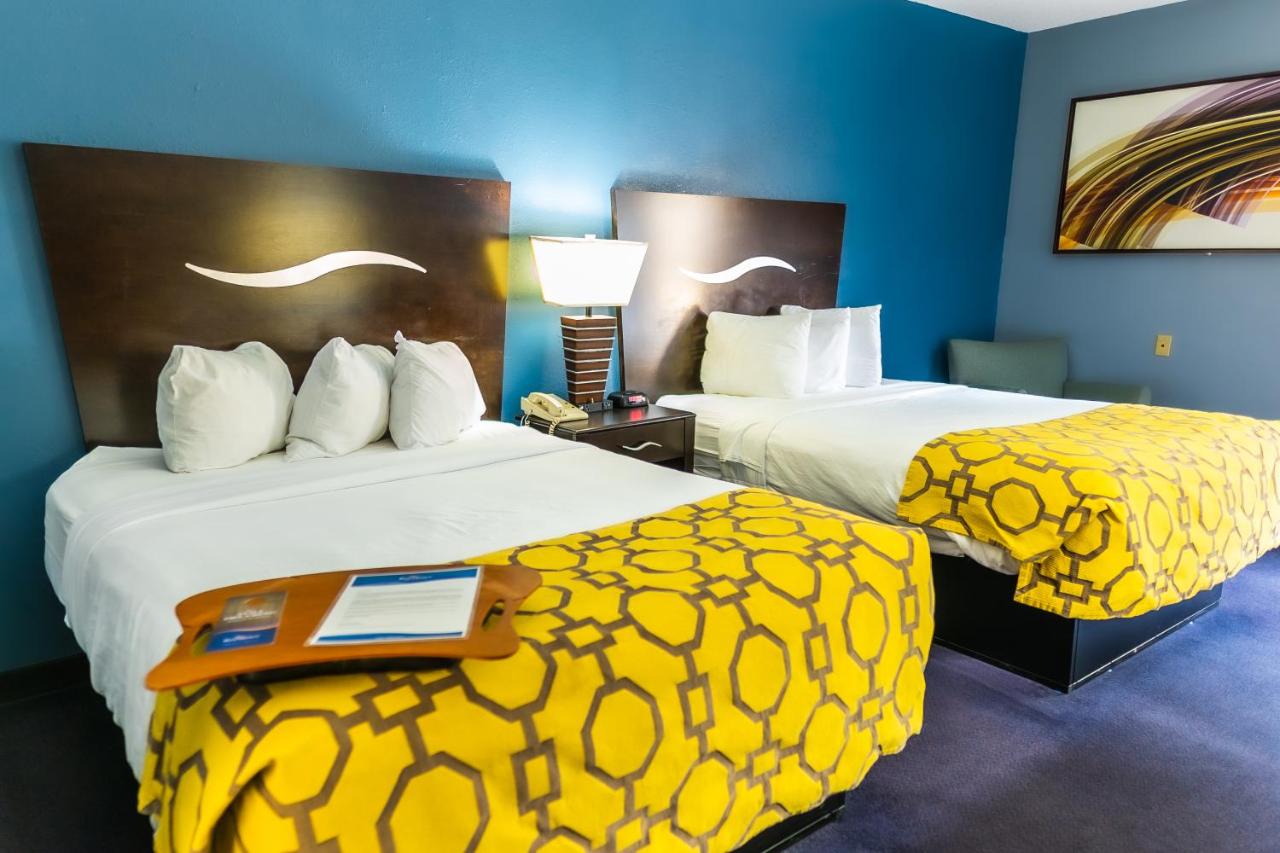 Queen Room with Two Queen Beds - Non-Smoking at Baymont by Wyndham London KY