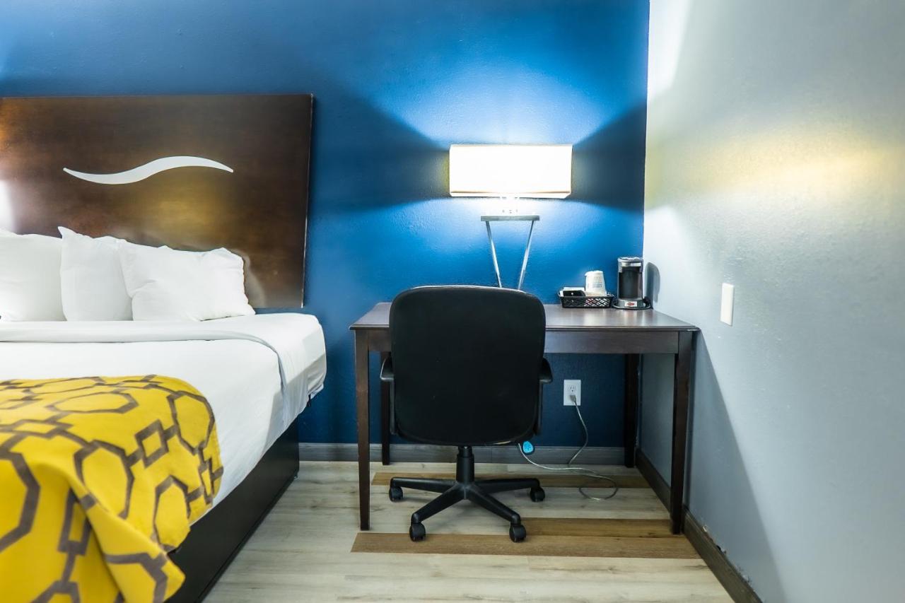Queen Room with Two Queen Beds - Non-Smoking at Baymont by Wyndham London KY