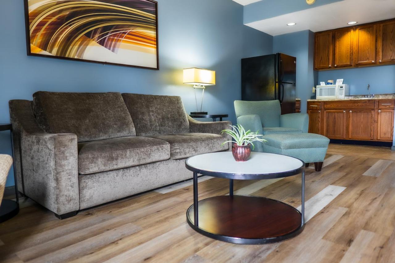 Studio with Two Queen Beds - Non-Smoking at Baymont by Wyndham London KY