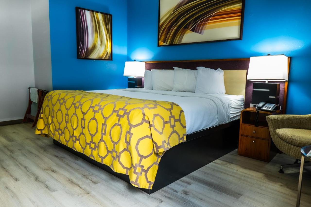 King Room - Mobility Access/Non-Smoking at Baymont by Wyndham London KY