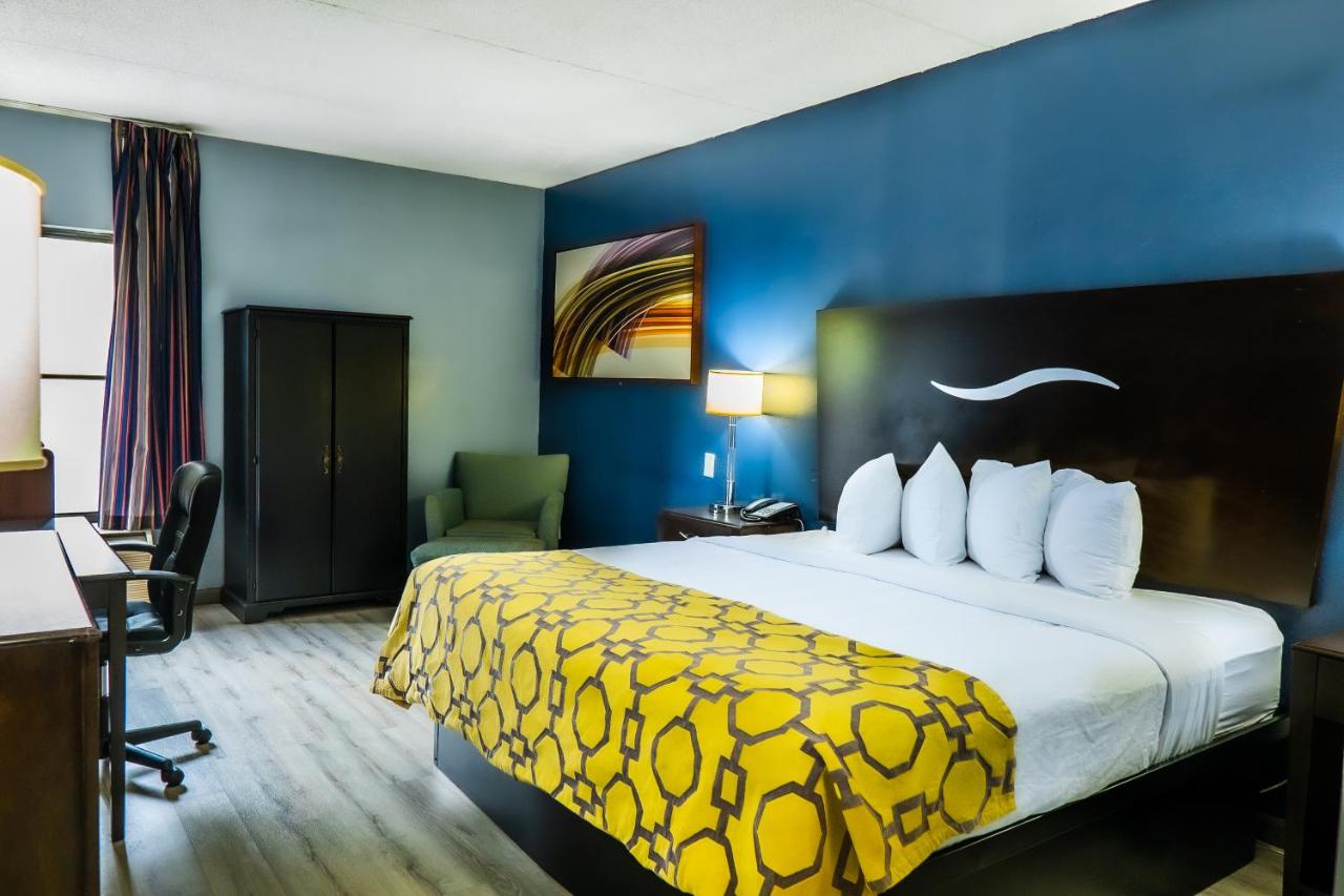 King Studio Suite - Non-Smoking at Baymont by Wyndham London KY