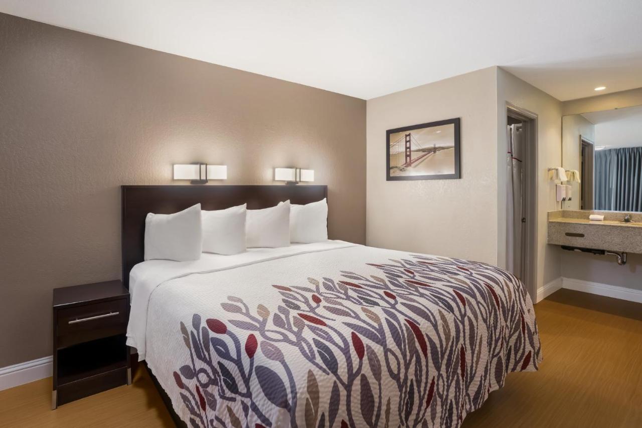 Superior King Room - Non-Smoking at Red Roof Inn Stockton