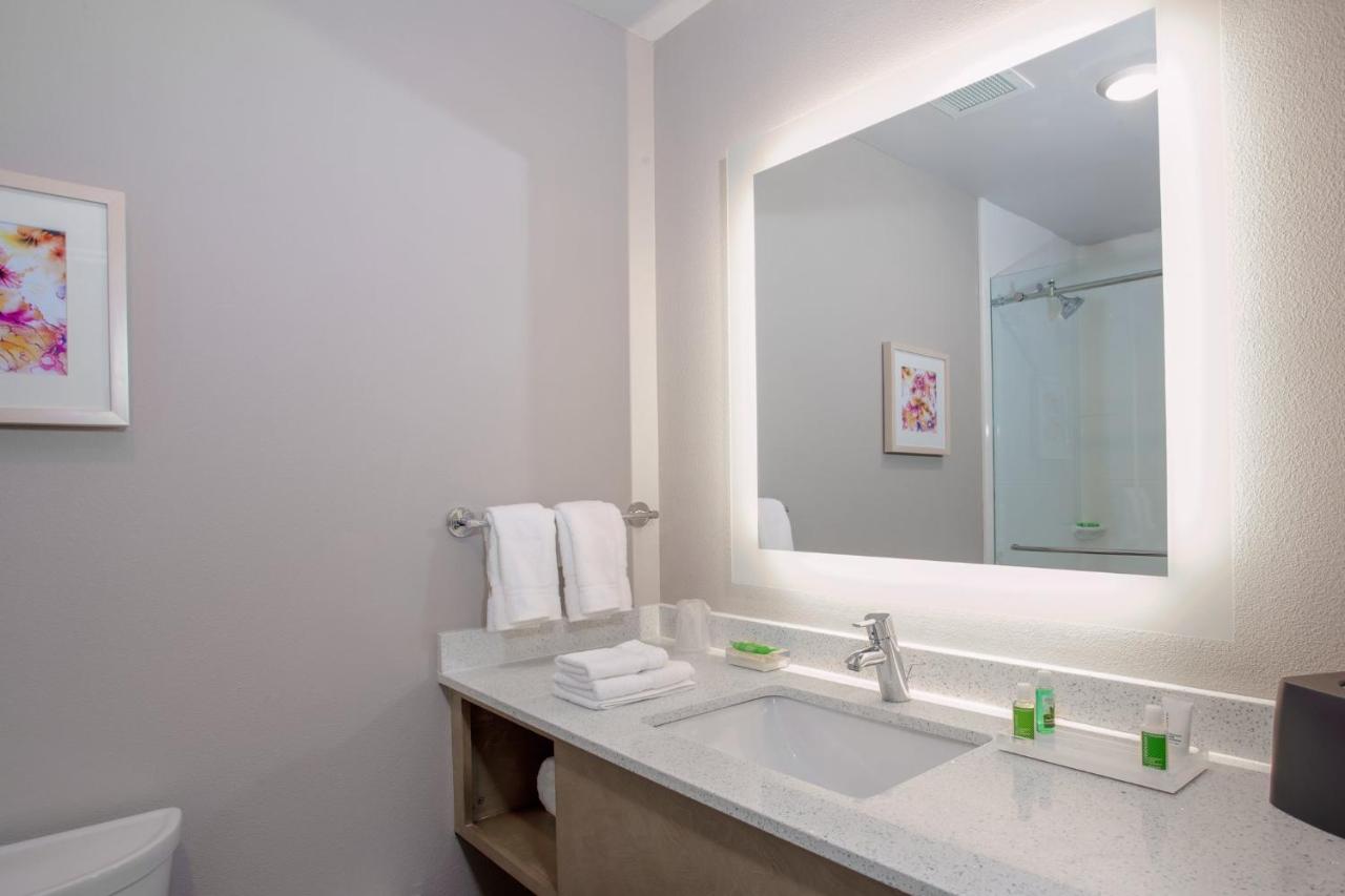 Executive King Room at Holiday Inn Tallahassee E Capitol - Univ by IHG