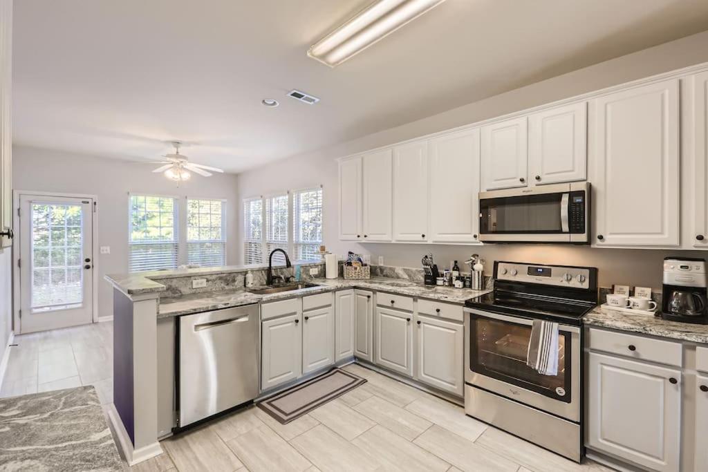  | 5 miles to RTP & RDU airport in Morrisville