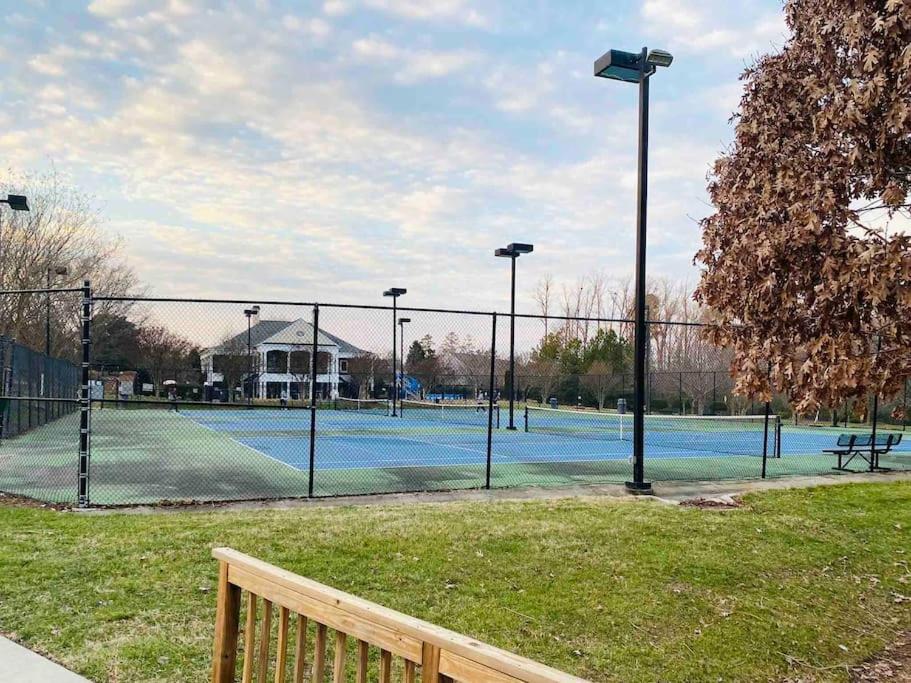  | 5 miles to RTP & RDU airport in Morrisville
