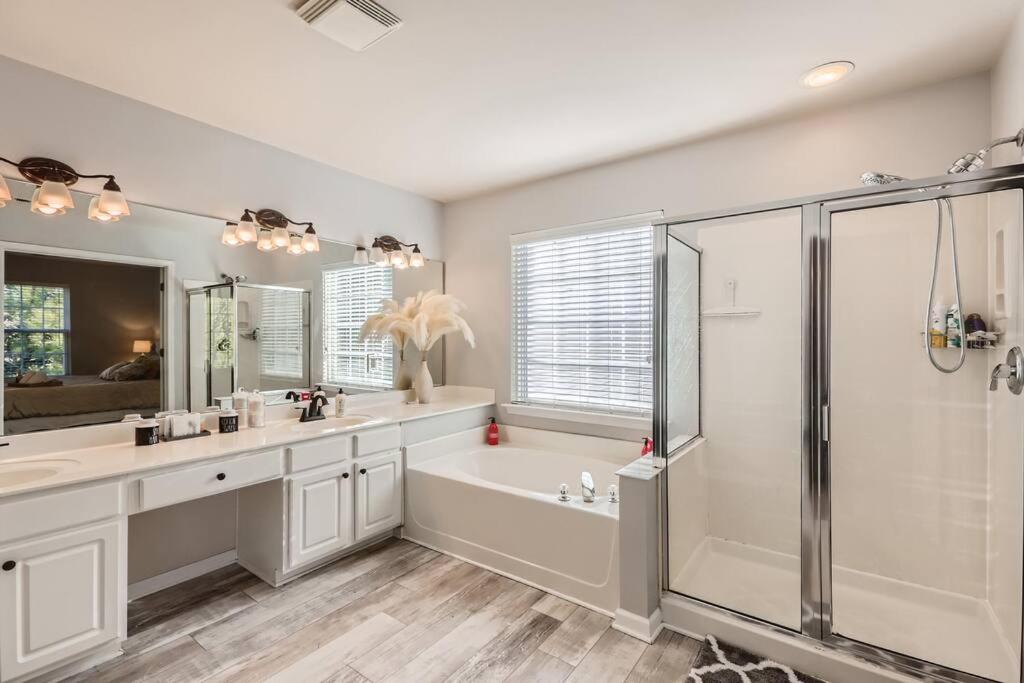  | 5 miles to RTP & RDU airport in Morrisville