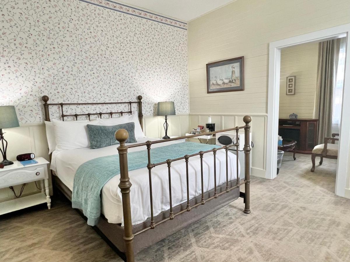  | Gilbert Inn