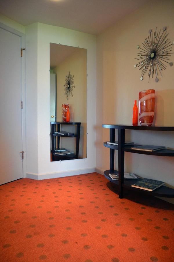Deluxe King Room at Gordon Lodge