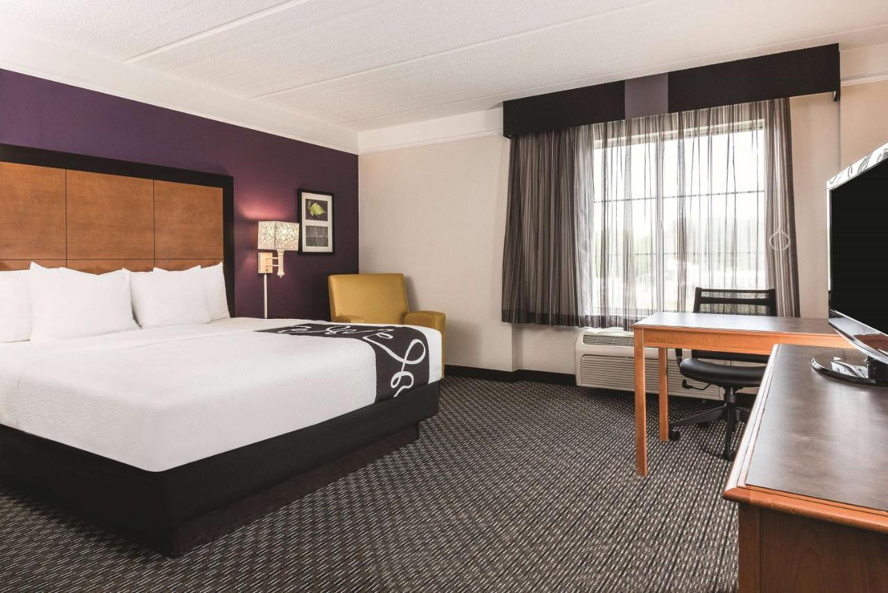 King Room - Disability Access at La Quinta Inn & Suites by Wyndham Univ Area Chapel Hill