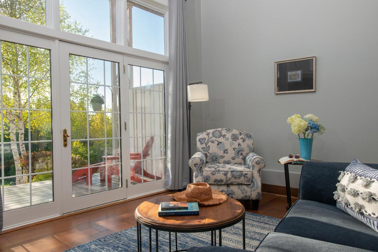 | Lodge at Moosehead Lake