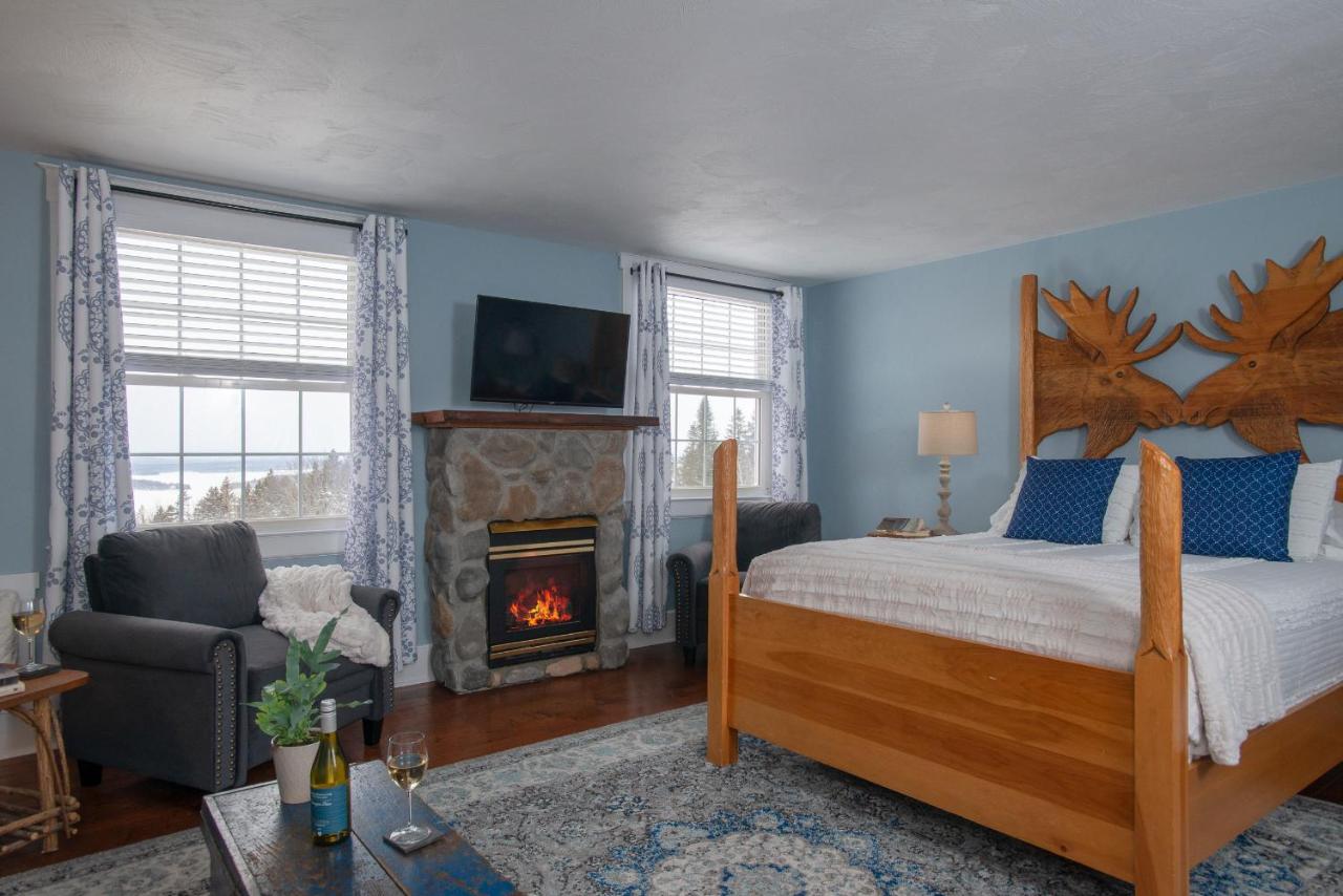 | Lodge at Moosehead Lake
