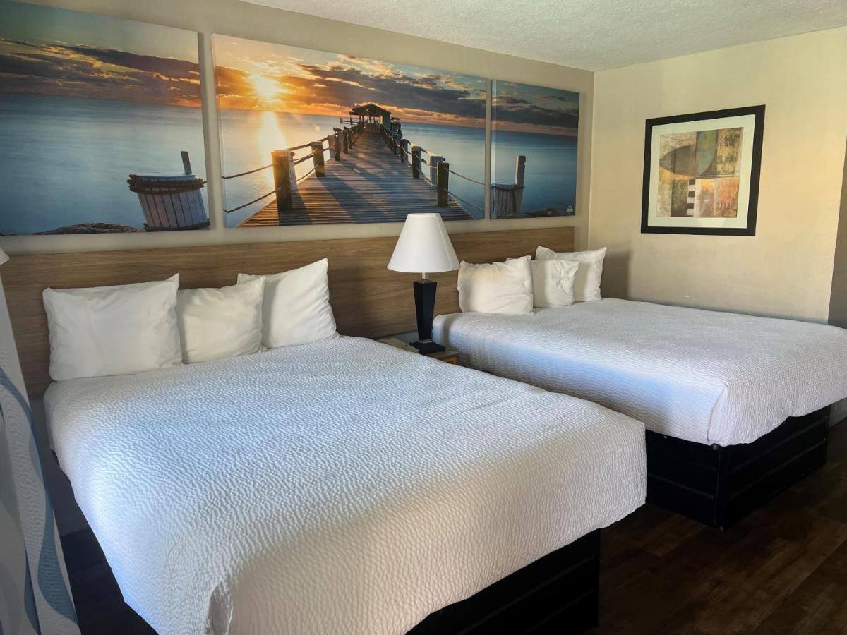 | Days Inn by Wyndham St. Petersburg Central