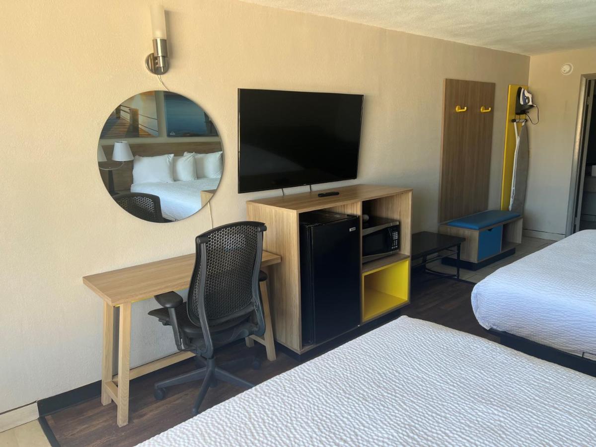 | Days Inn by Wyndham St. Petersburg Central