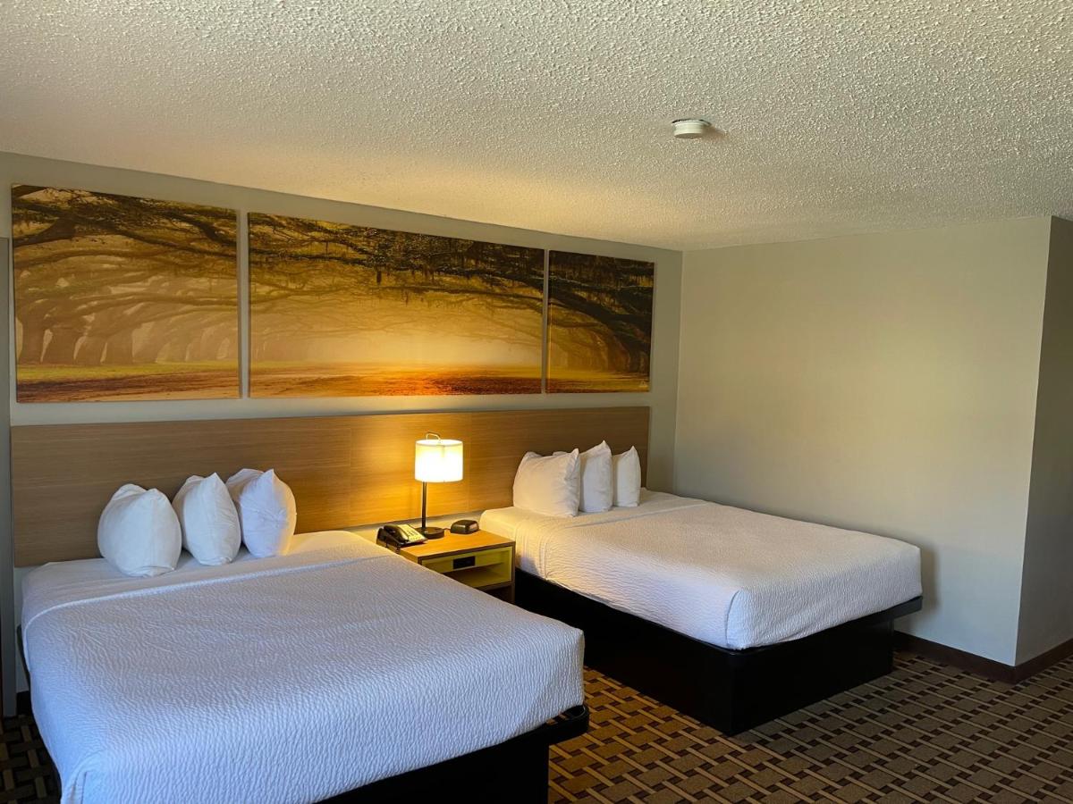 Suite with Two Queen Beds - Non-Smoking at Days Inn by Wyndham Fayetteville-South/I-95 Exit 49