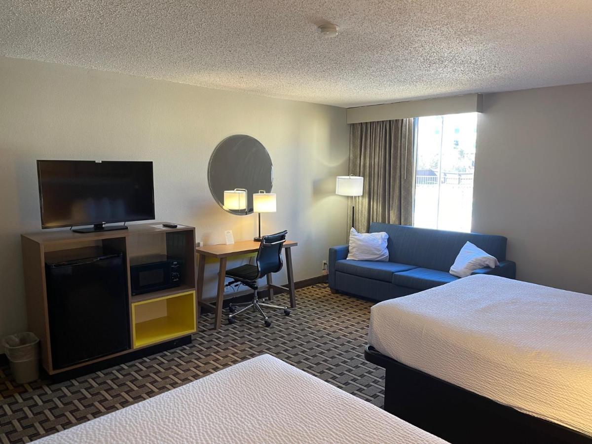 | Days Inn by Wyndham Fayetteville-South/I-95 Exit 49