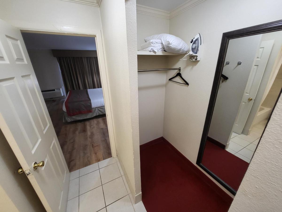 King Suite with Sofa Bed - Non-Smoking at Ramada by Wyndham Houston Intercontinental Airport East