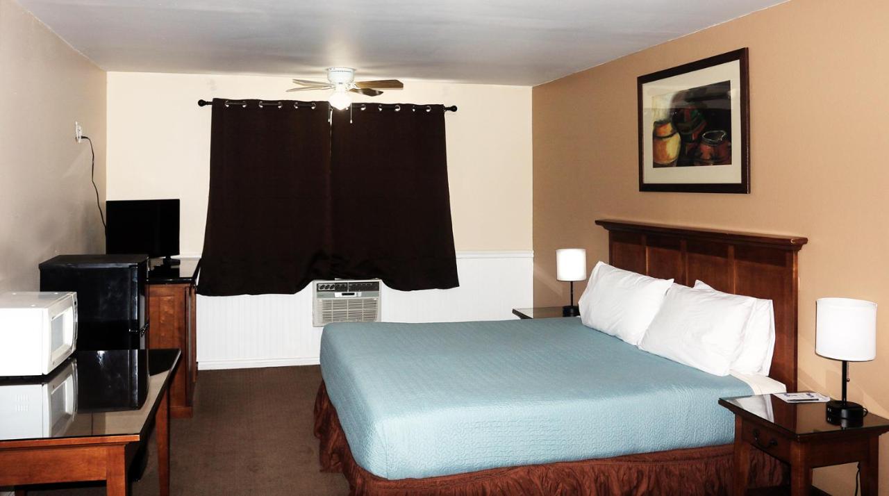 | Antler Motel