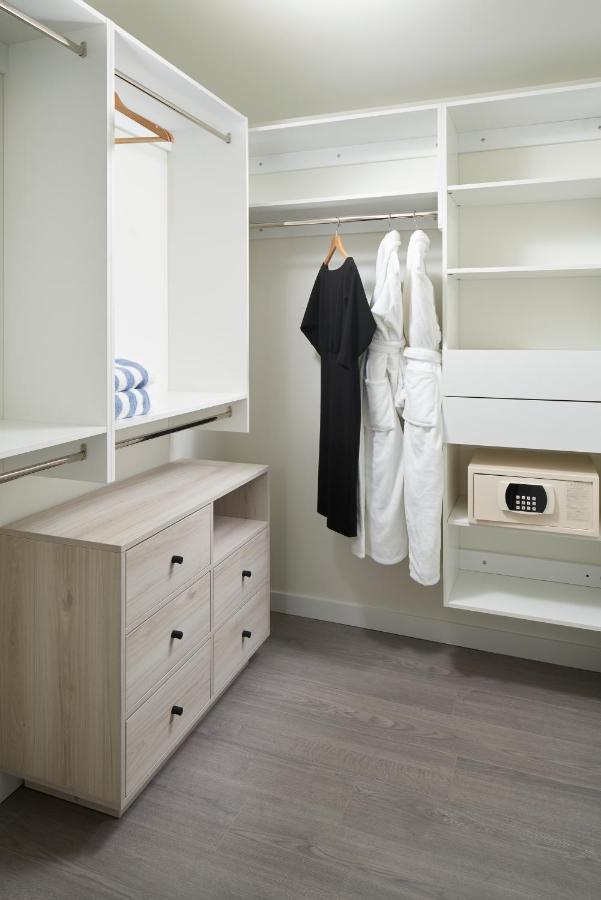 Deluxe Two-Bedroom Suite at Level Seattle Downtown - South Lake Union