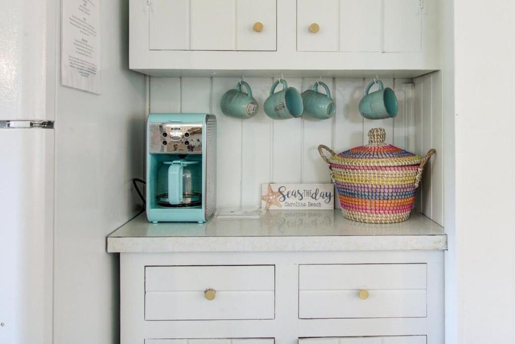  | Drinks on deck, 5 minute walk to the beach, Pets Welcome! Sleeps 6