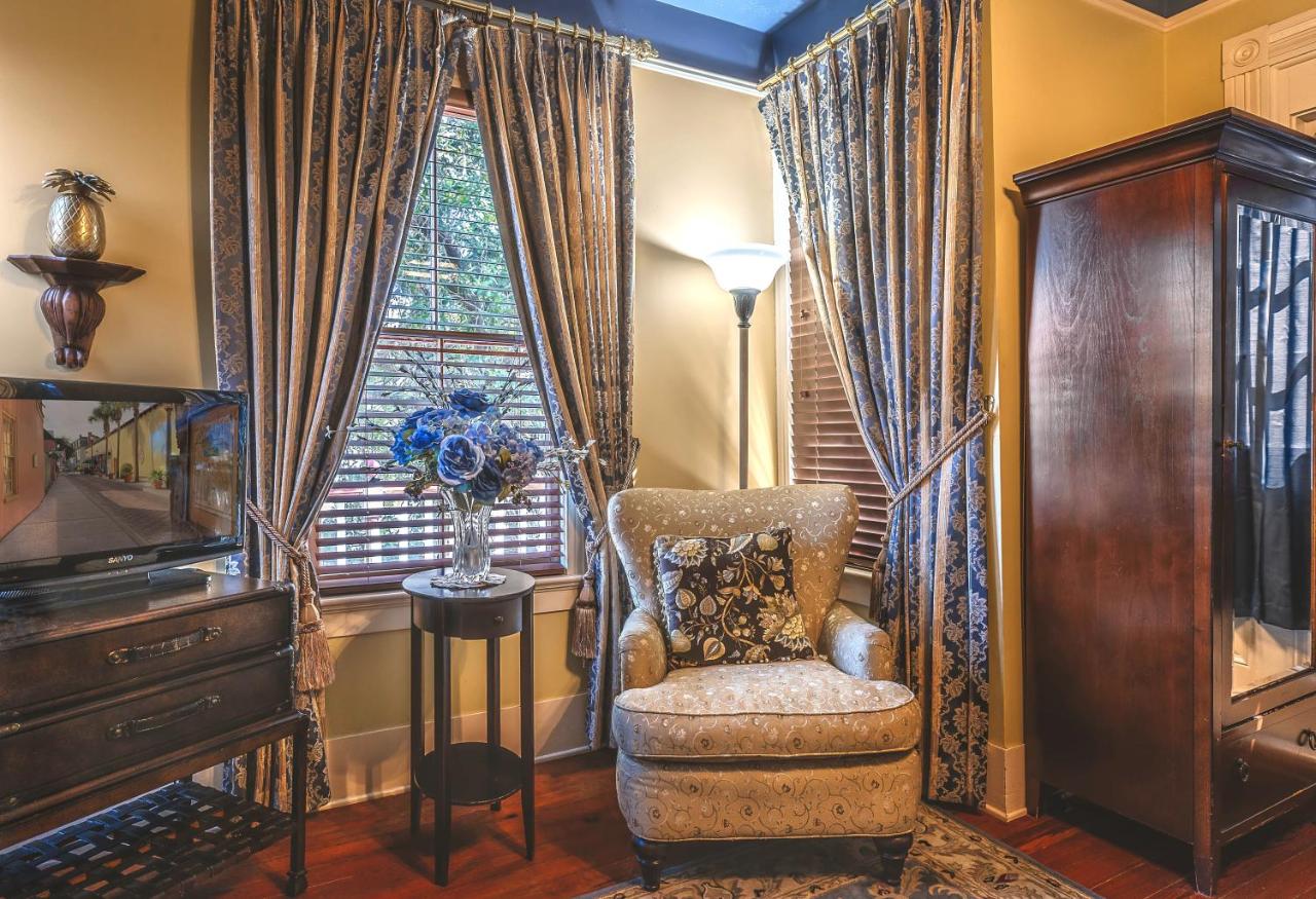  | Cedar House Inn