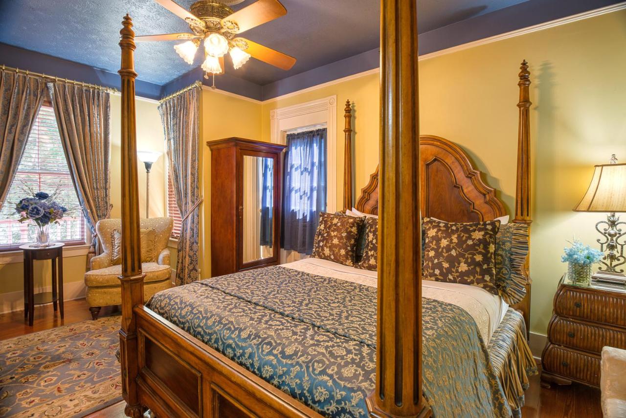  | Cedar House Inn