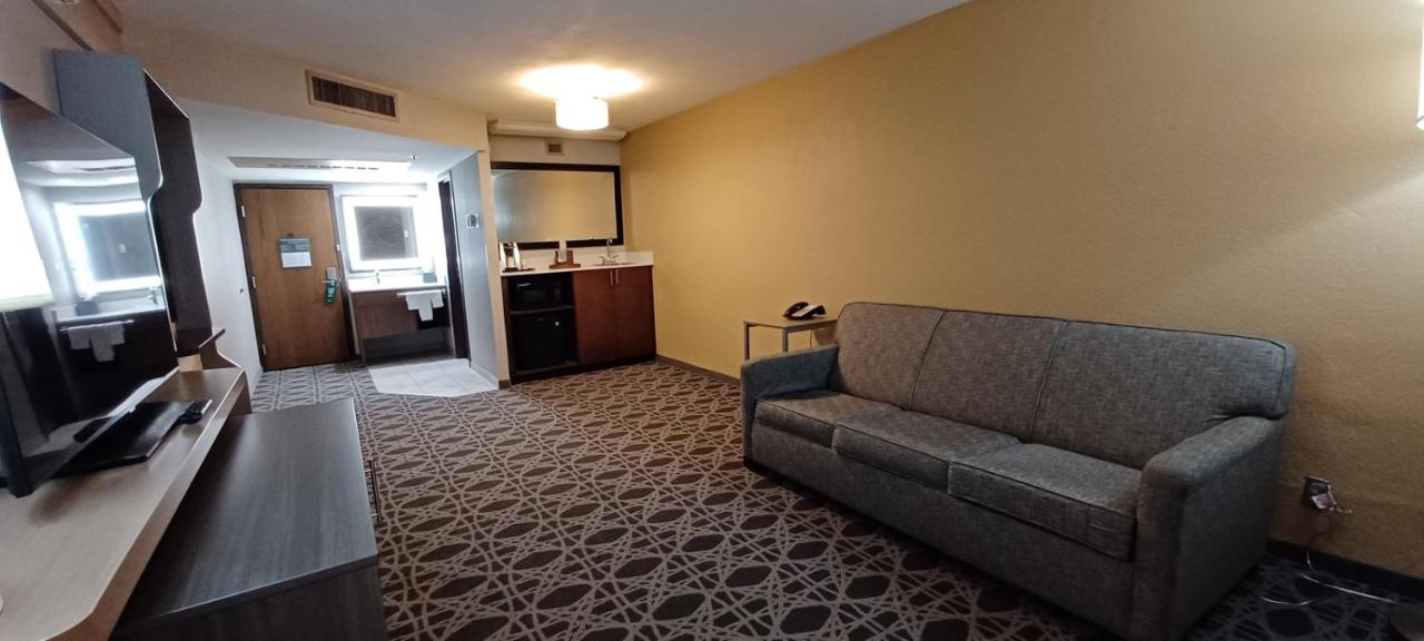 Queen Suite with Two Queen Beds - Non-Smoking at Holiday Inn McAllen – Medical Center Area by IHG