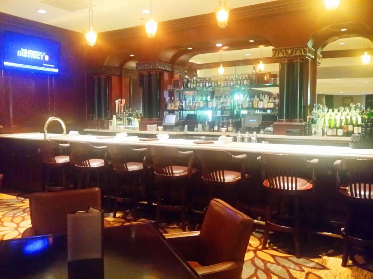 | Anaheim Majestic Garden Hotel