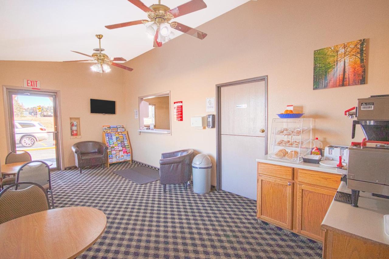  | Love Hotels Junction City KS Near Fort Riley By OYO