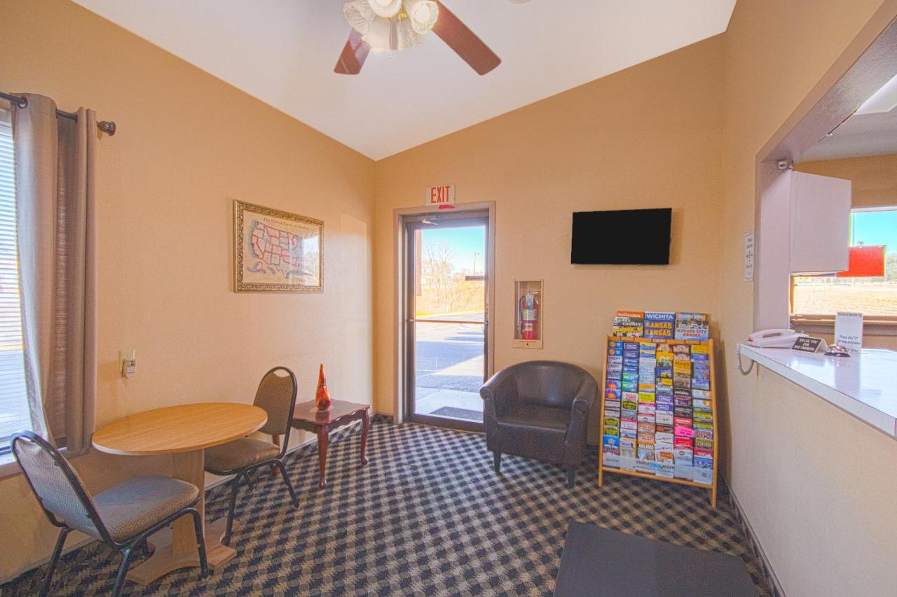  | Love Hotels Junction City KS Near Fort Riley By OYO