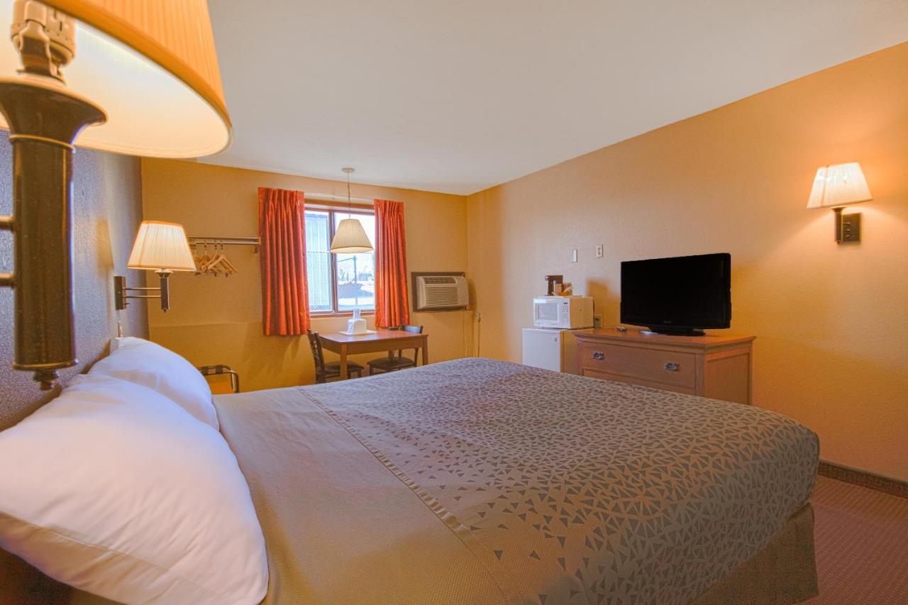  | Love Hotels Junction City KS Near Fort Riley By OYO