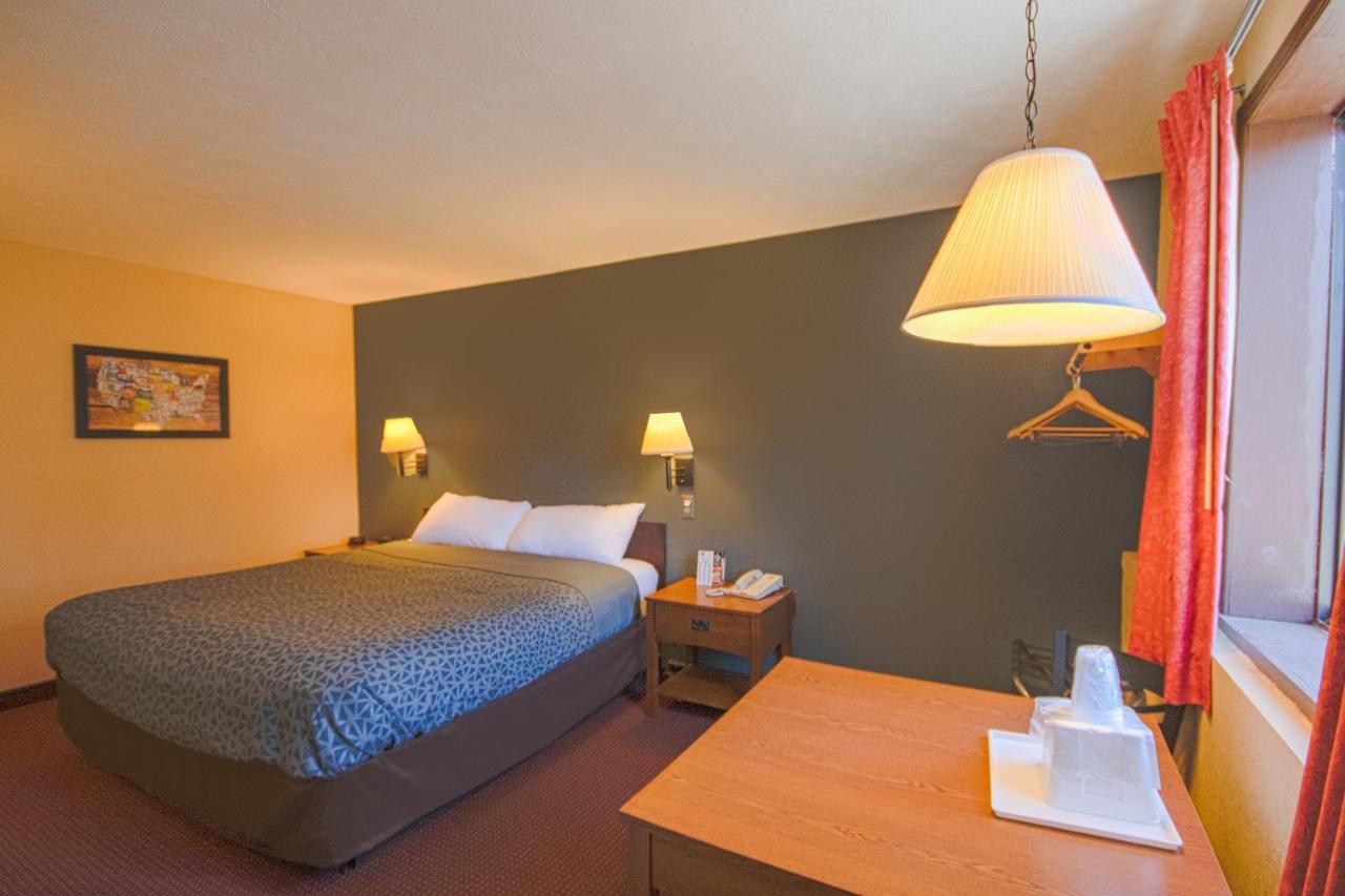  | Love Hotels Junction City KS Near Fort Riley By OYO