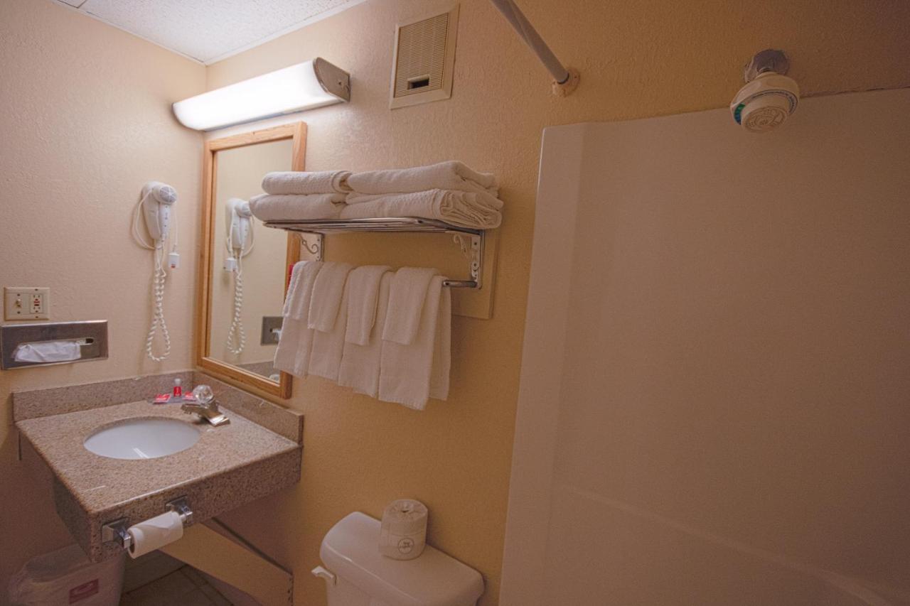  | Love Hotels Junction City KS Near Fort Riley By OYO