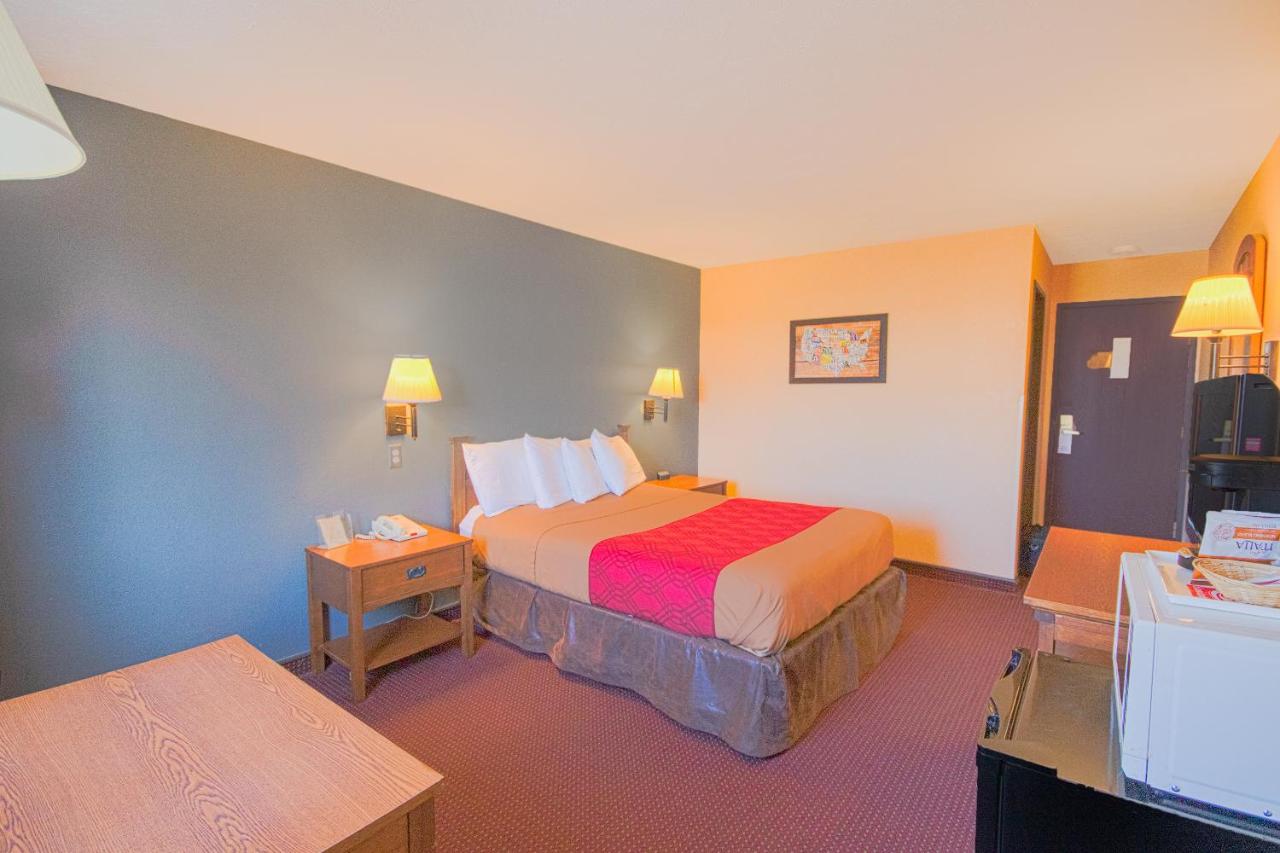  | Love Hotels Junction City KS Near Fort Riley By OYO