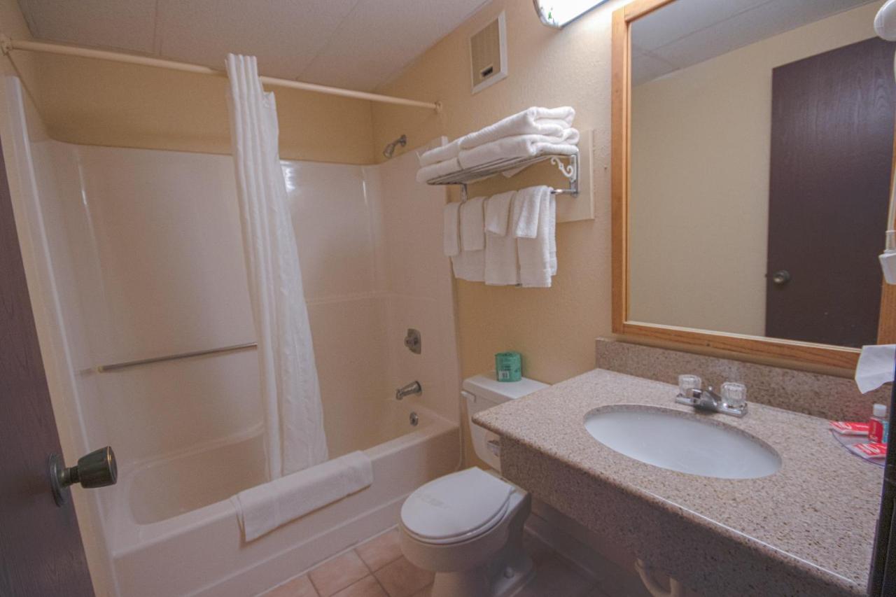  | Love Hotels Junction City KS Near Fort Riley By OYO