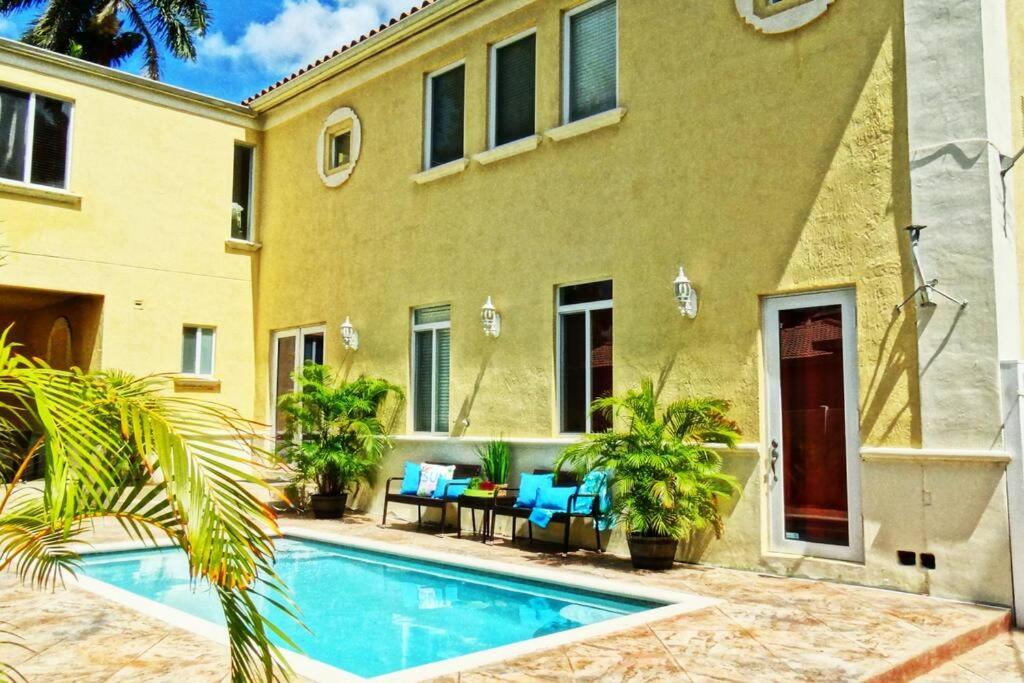 | LUXURY FAMILY VILLA with POOL 5 bed/4 bath