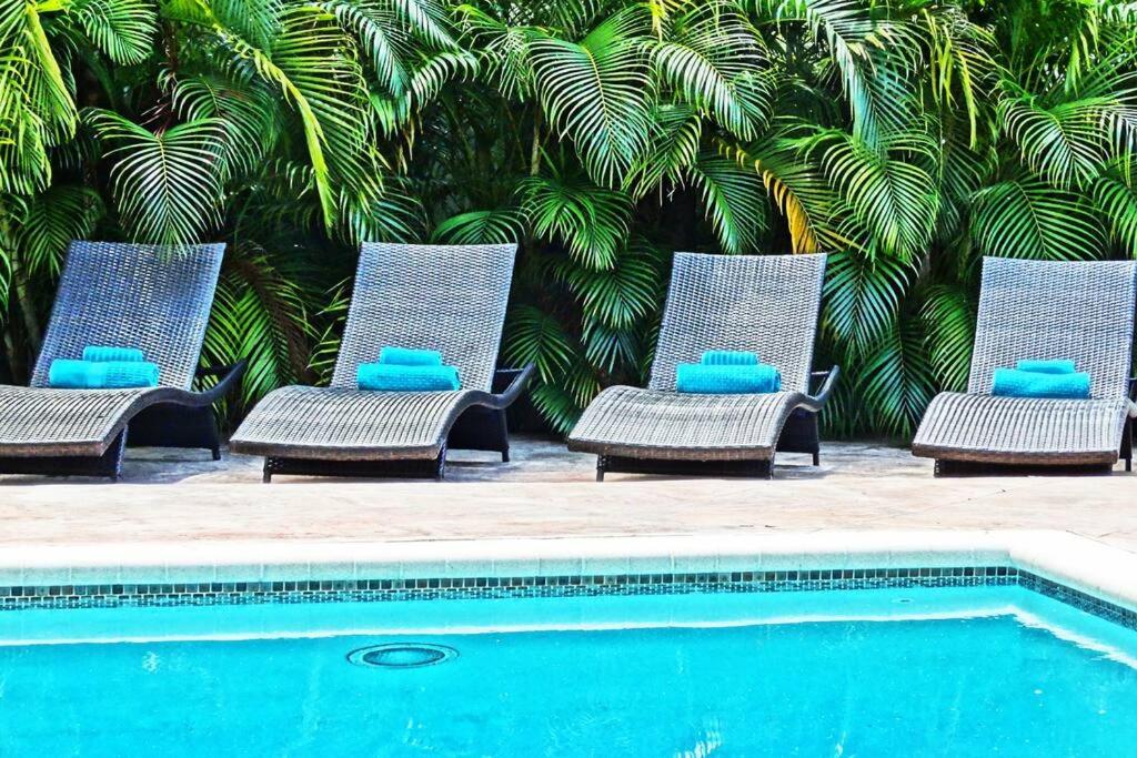 | LUXURY FAMILY VILLA with POOL 5 bed/4 bath
