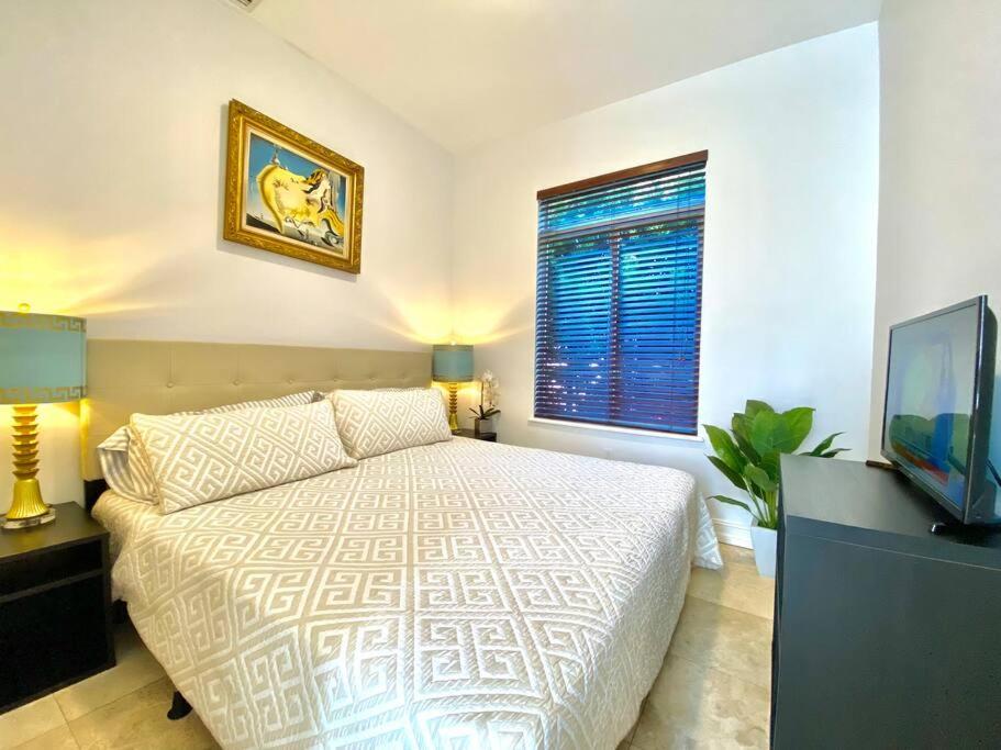 | LUXURY FAMILY VILLA with POOL 5 bed/4 bath