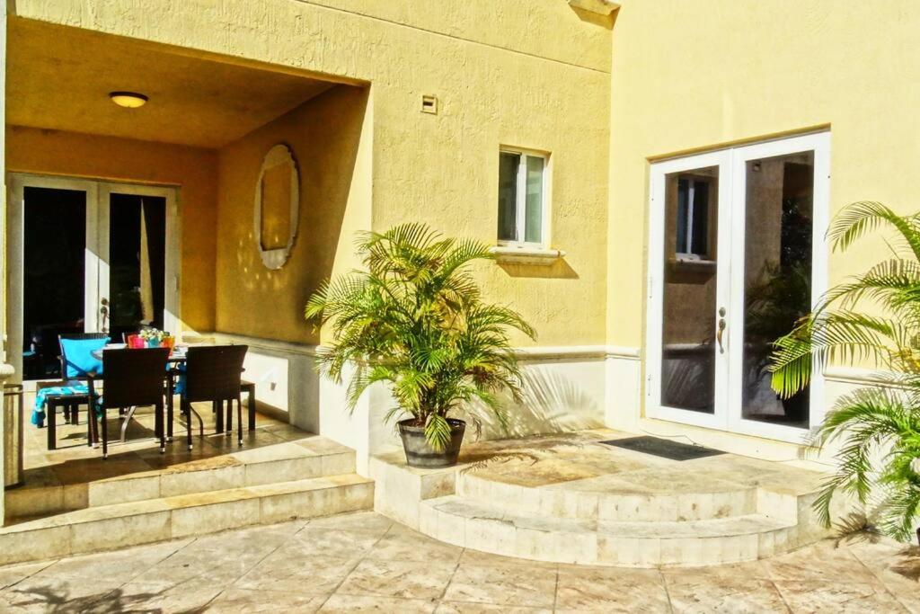 | LUXURY FAMILY VILLA with POOL 5 bed/4 bath