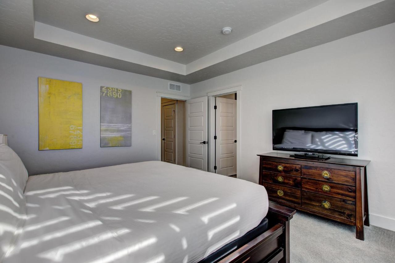| Park Place at Harris Ranch