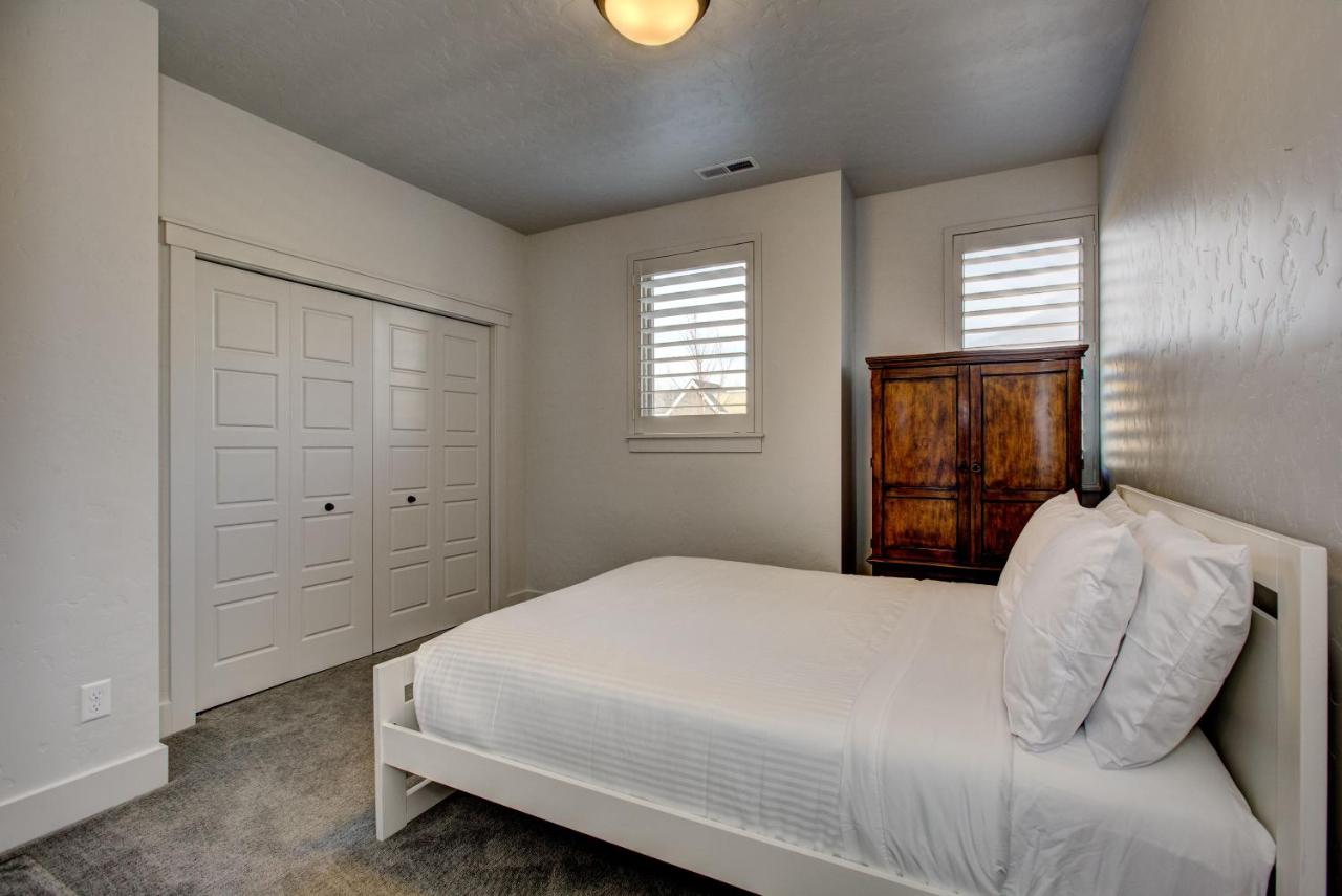 | Park Place at Harris Ranch