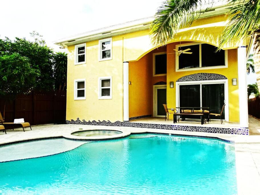 | NEW FAMILY VILLA WITH POOL